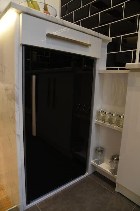 Syntagma Square, 30Sqm Nikis Luxurious Studio Athene Buitenkant foto