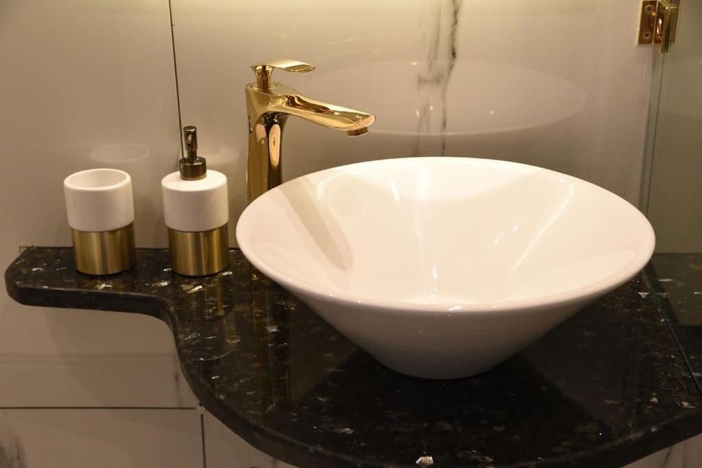 Syntagma Square, 30Sqm Nikis Luxurious Studio Athene Buitenkant foto
