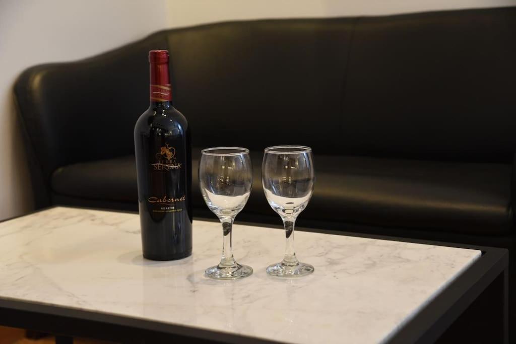Syntagma Square, 30Sqm Nikis Luxurious Studio Athene Buitenkant foto